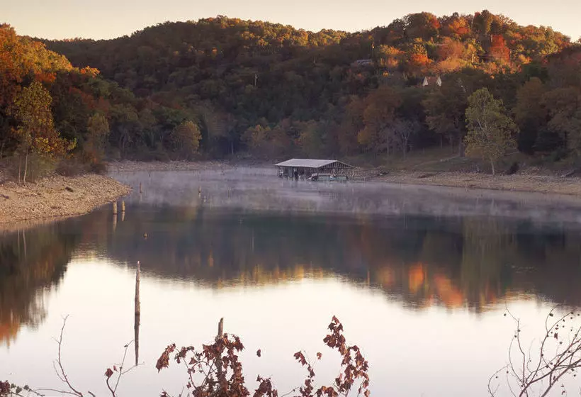 בית מלון כפרי Rock Lane Resort & Marina