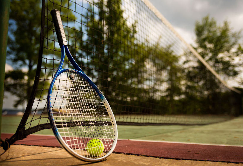 בית מלון כפרי Rock Lane Resort & Marina