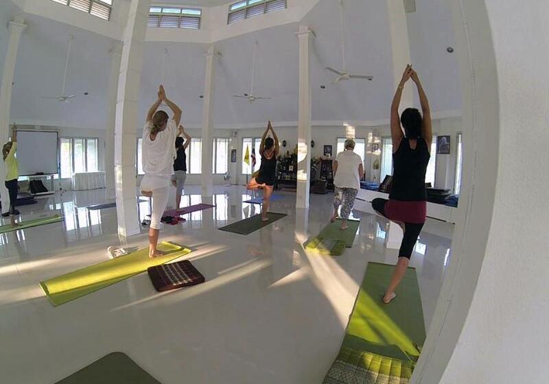 בית מלון כפרי Thailife Wellness & Meditation Resort  Sha Plus