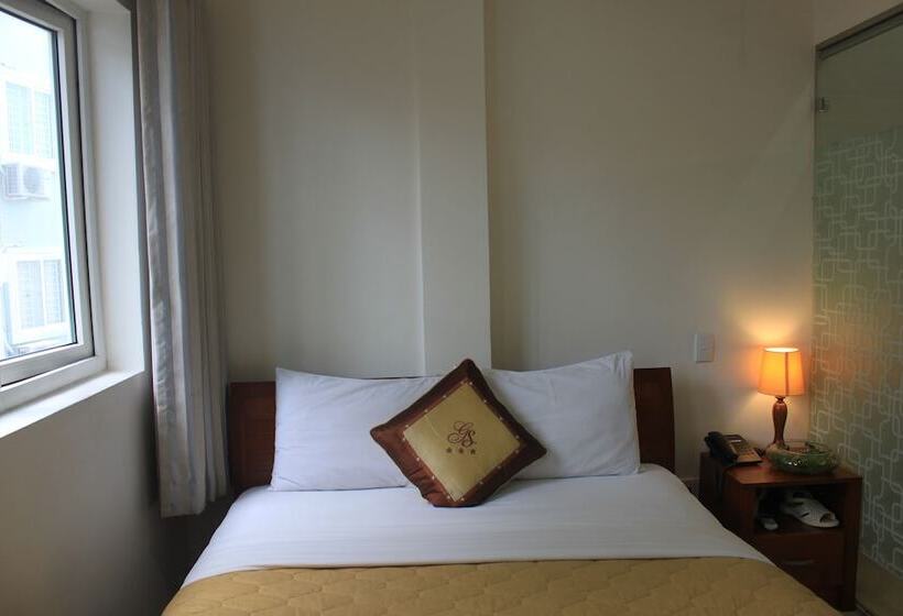 هتل The Alley Saigon