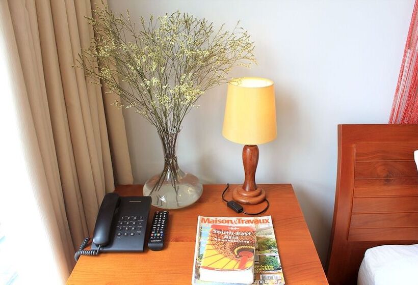 هتل The Alley Saigon