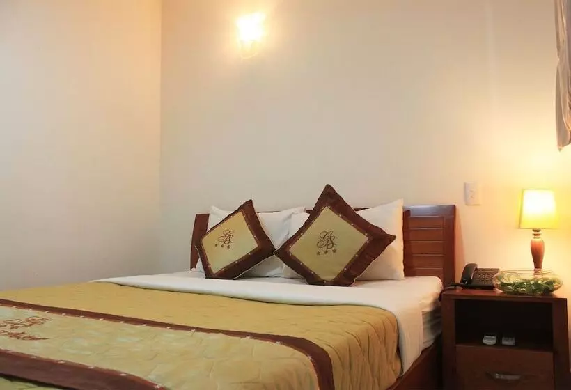 هتل The Alley Saigon