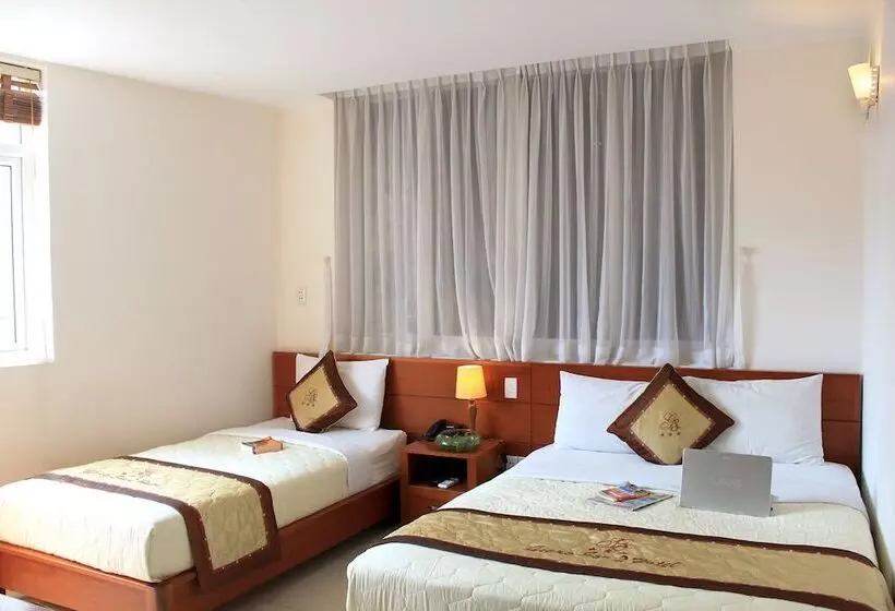 هتل The Alley Saigon