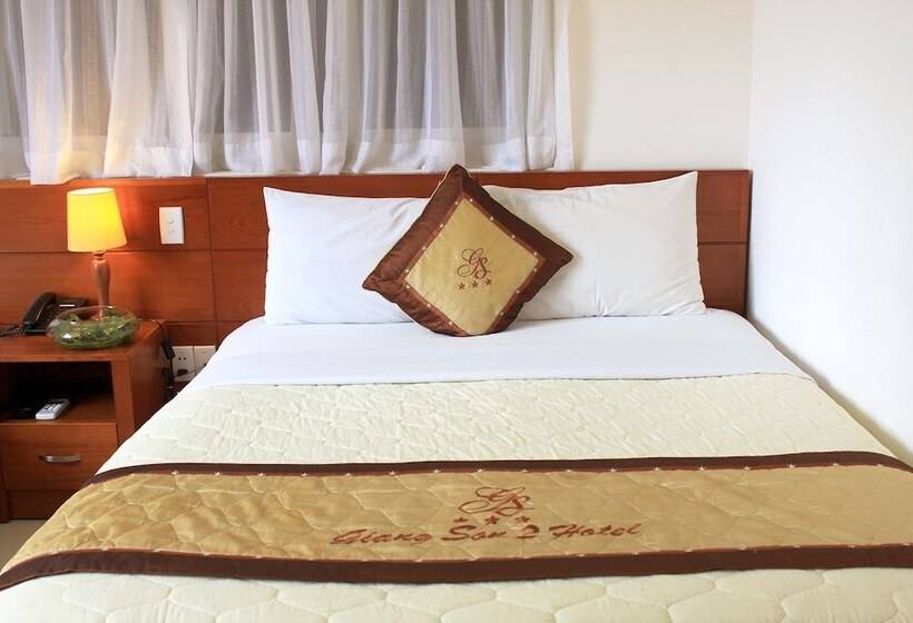 هتل The Alley Saigon