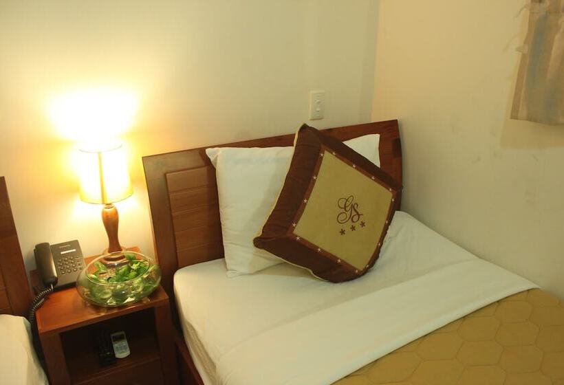 هتل The Alley Saigon