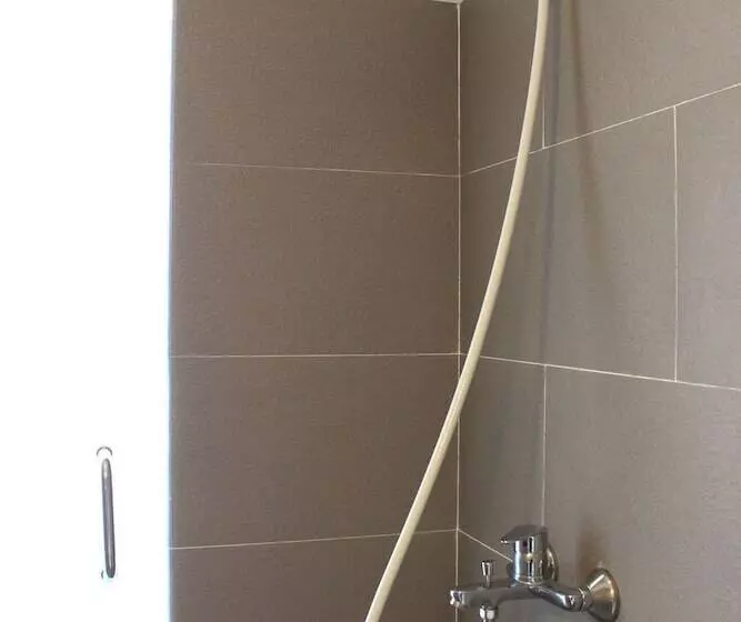 هتل The Alley Saigon