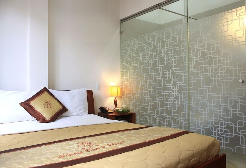 هتل The Alley Saigon