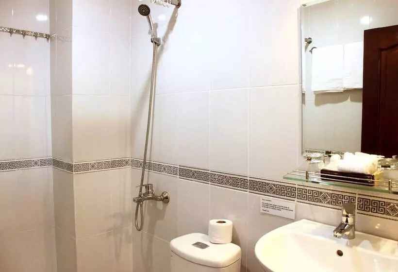 هتل The Alley Saigon