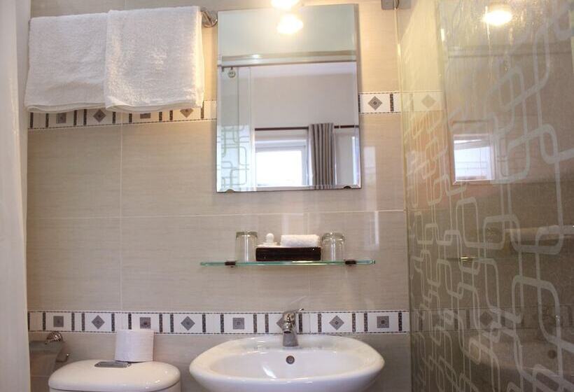 هتل The Alley Saigon