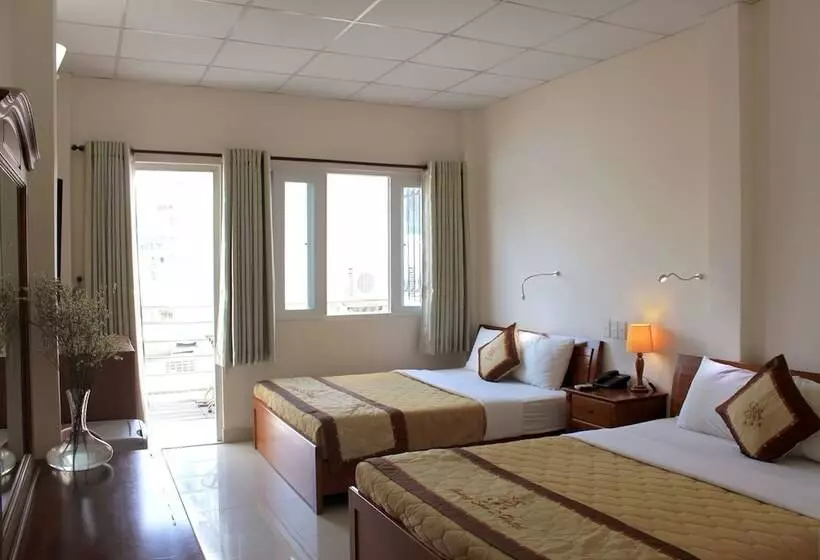 هتل The Alley Saigon