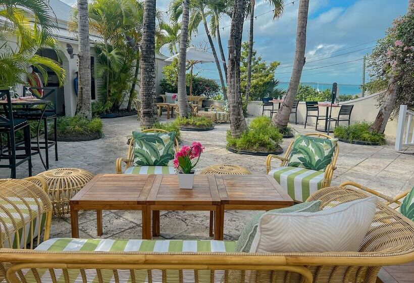 هتل The Rock House