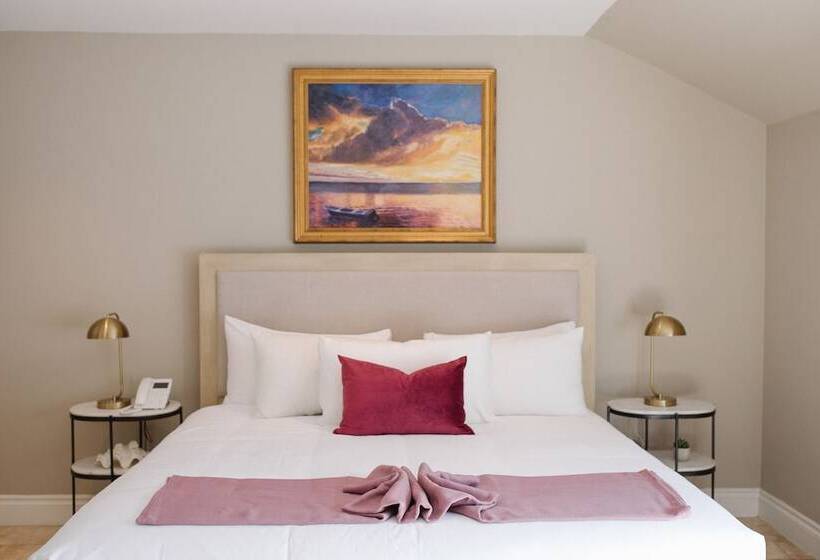 هتل The Rock House