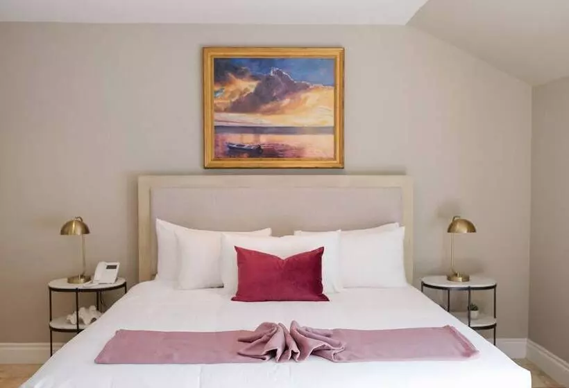 هتل The Rock House