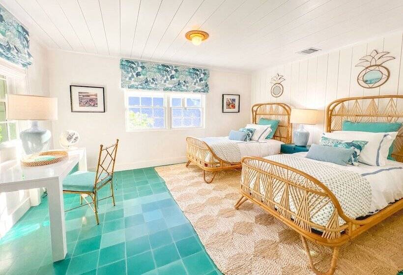 هتل The Rock House