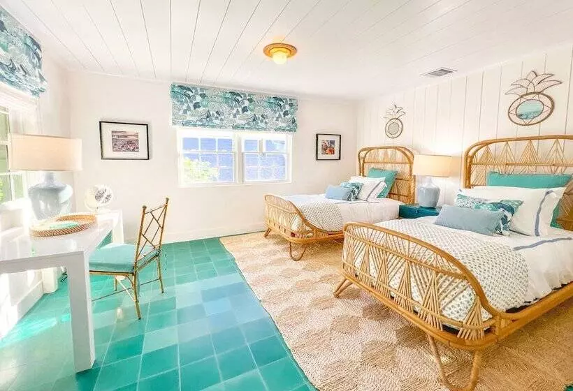 هتل The Rock House