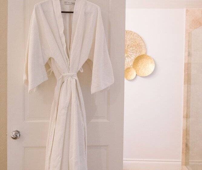 هتل The Rock House