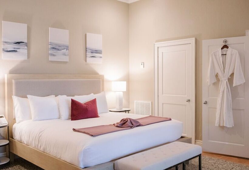 هتل The Rock House