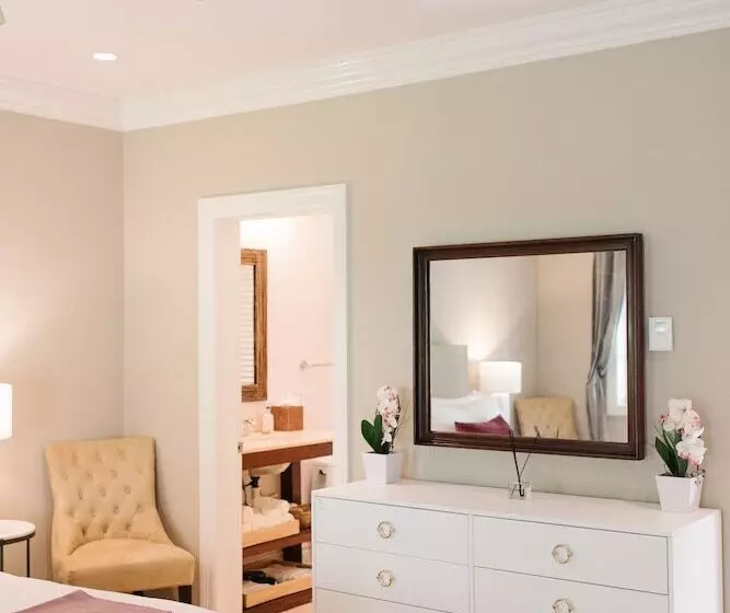 هتل The Rock House