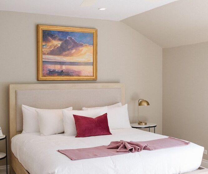 هتل The Rock House