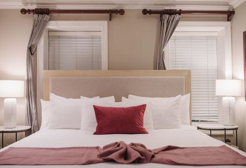 هتل The Rock House