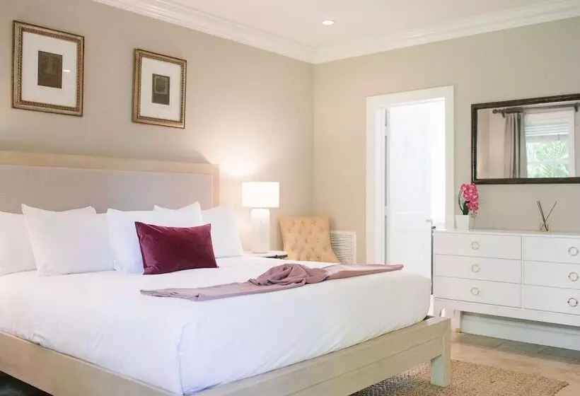 هتل The Rock House