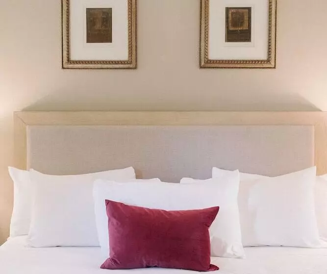 هتل The Rock House