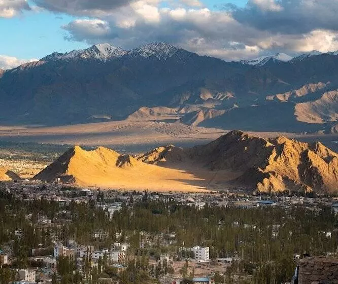 호텔 Lha Ri Sa Resort