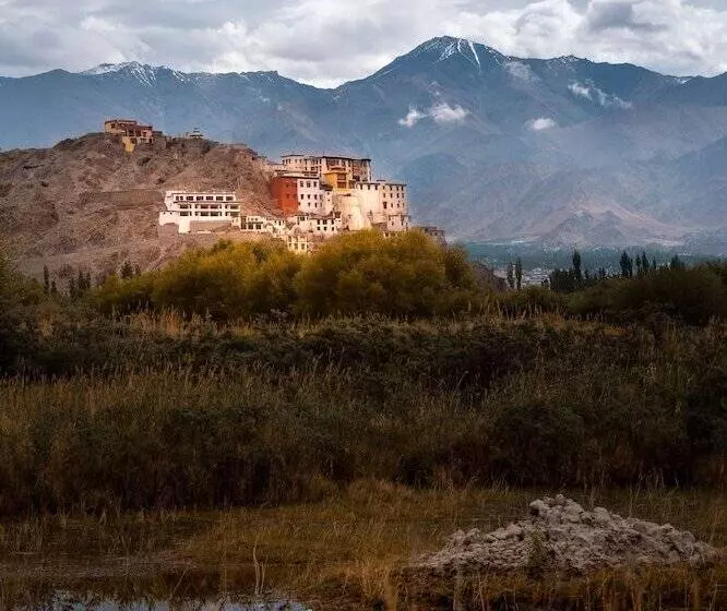 호텔 Lha Ri Sa Resort