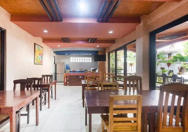 Hotel Reddoorz At Coco Grove Tourist Inn