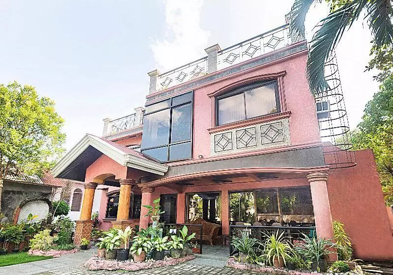 Hotel Reddoorz At Coco Grove Tourist Inn