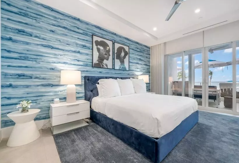 هتل Club Suites At Rum Point