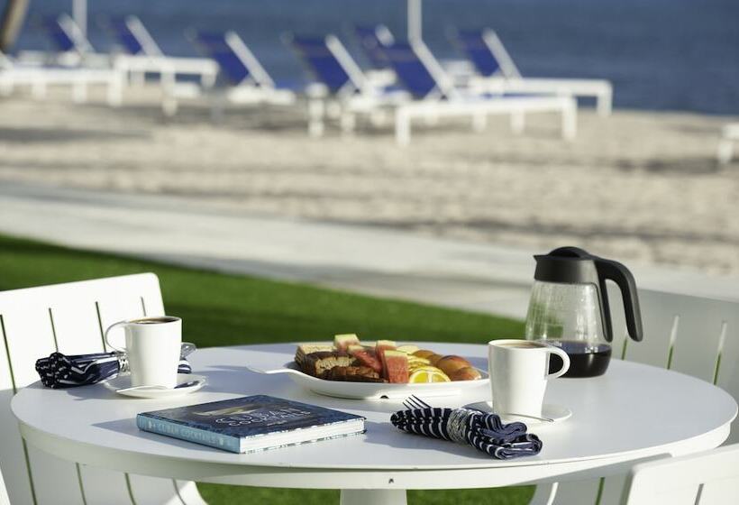 هتل Club Suites At Rum Point