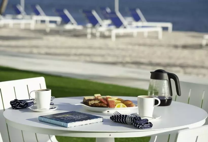 هتل Club Suites At Rum Point