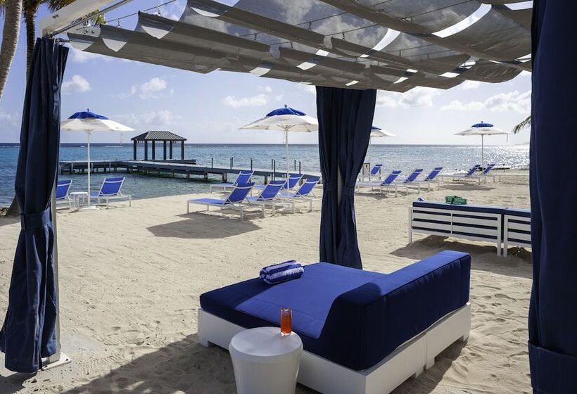 هتل Club Suites At Rum Point