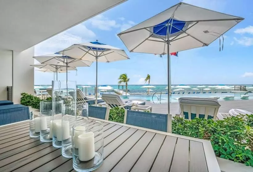 هتل Club Suites At Rum Point