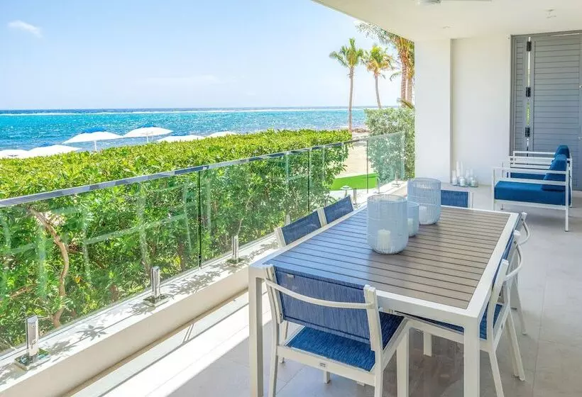 هتل Club Suites At Rum Point