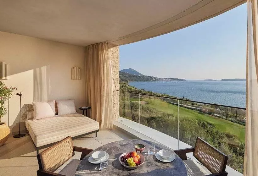 ホテル Mandarin Oriental, Costa Navarino