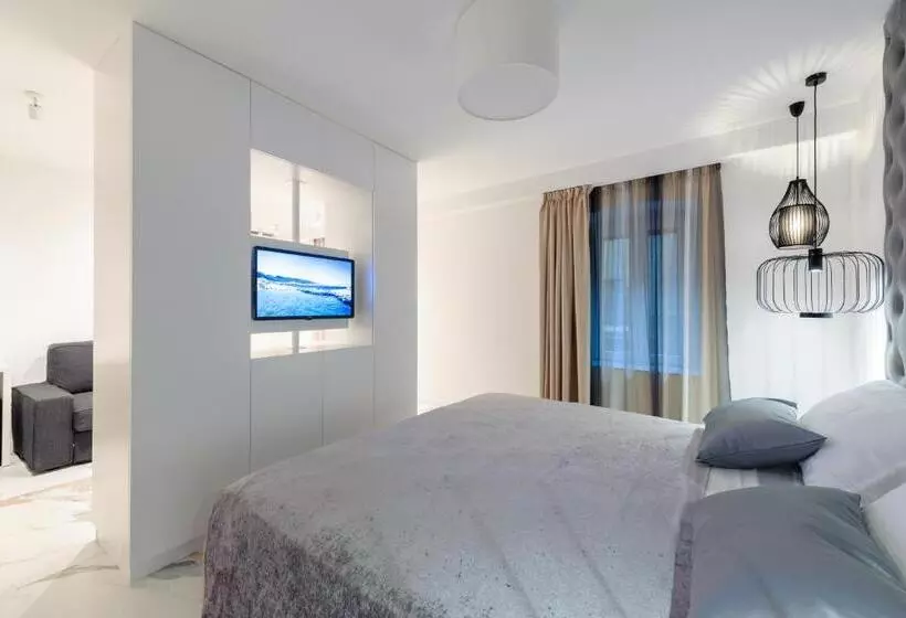 ペンション Royal Luxury Room