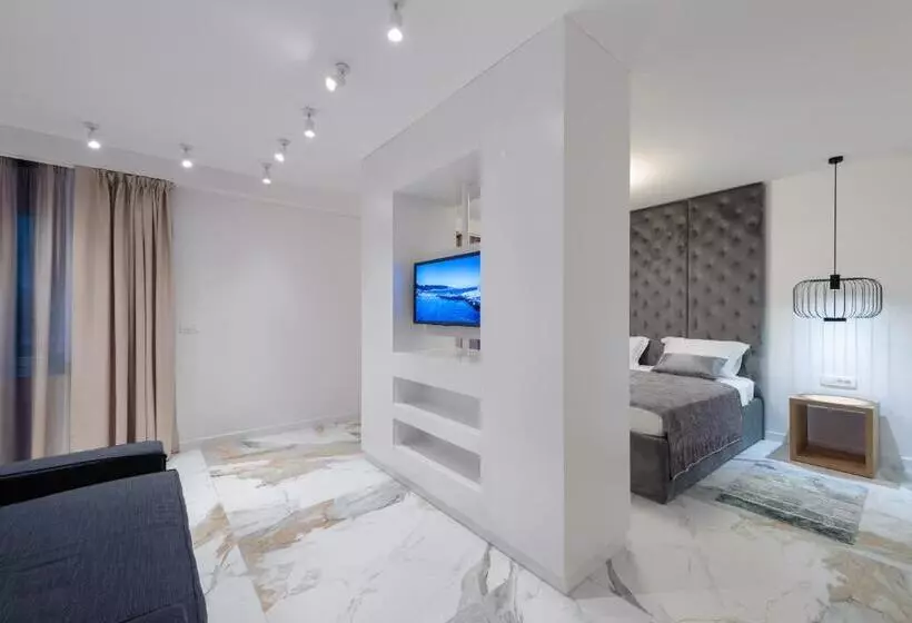 ペンション Royal Luxury Room