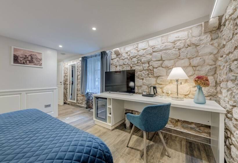 ペンション Royal Luxury Room