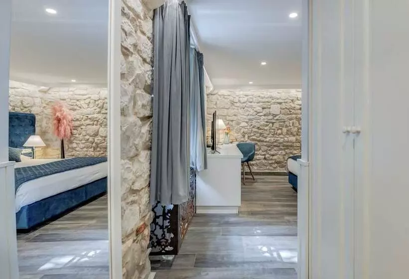 ペンション Royal Luxury Room