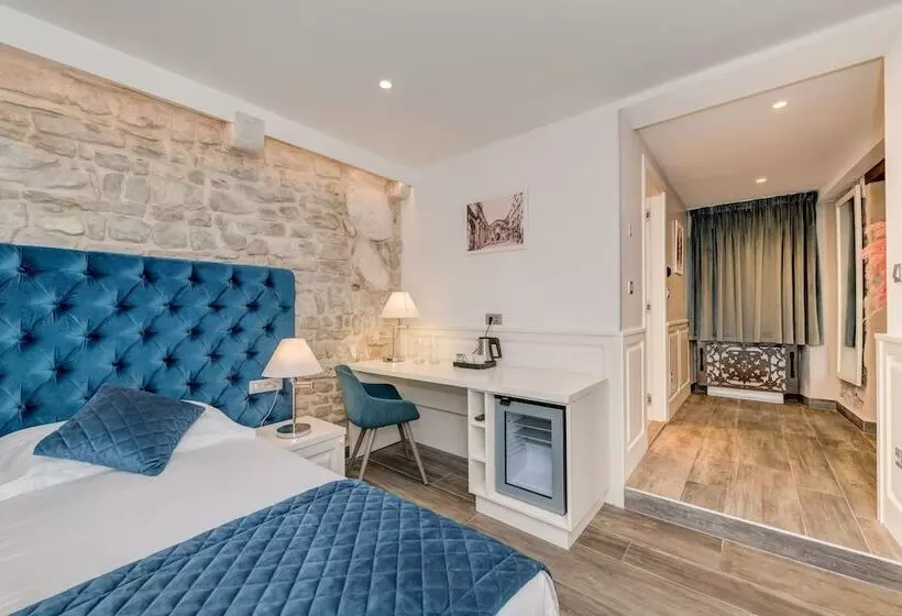 ペンション Royal Luxury Room