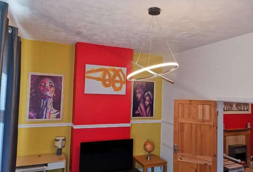 اقامتگاه Stunning 2 Bed House In Sunderland