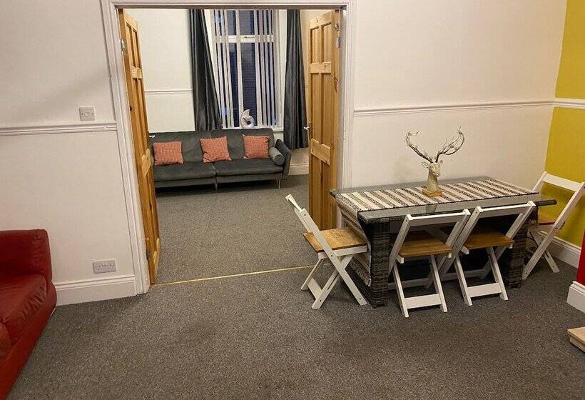 اقامتگاه Stunning 2 Bed House In Sunderland