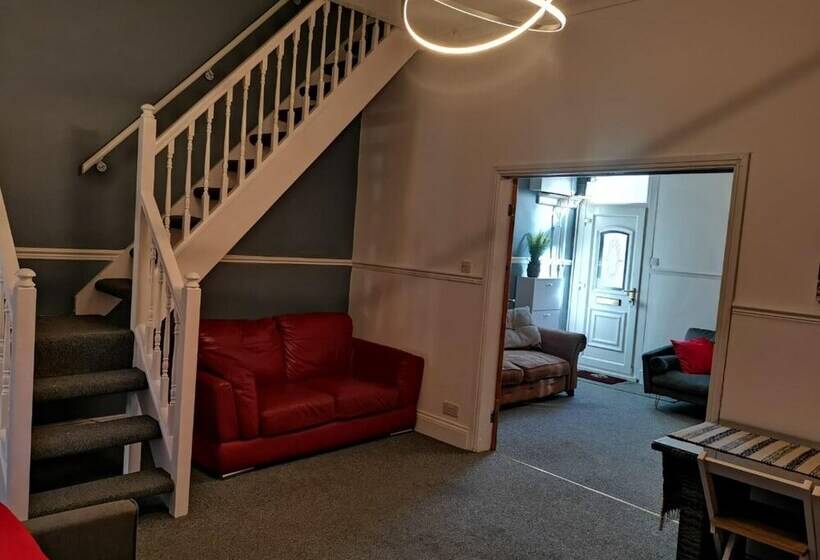 اقامتگاه Stunning 2 Bed House In Sunderland