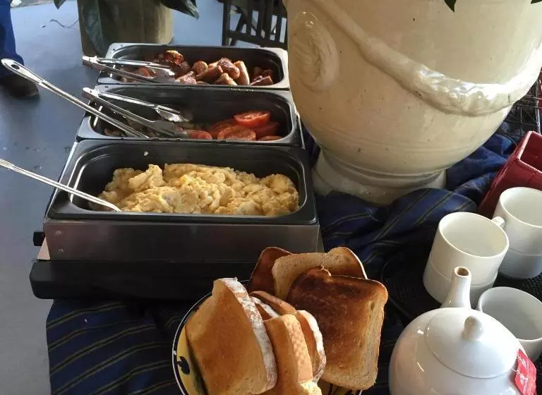 Airport Riverview Motel