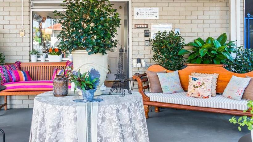 Airport Riverview Motel