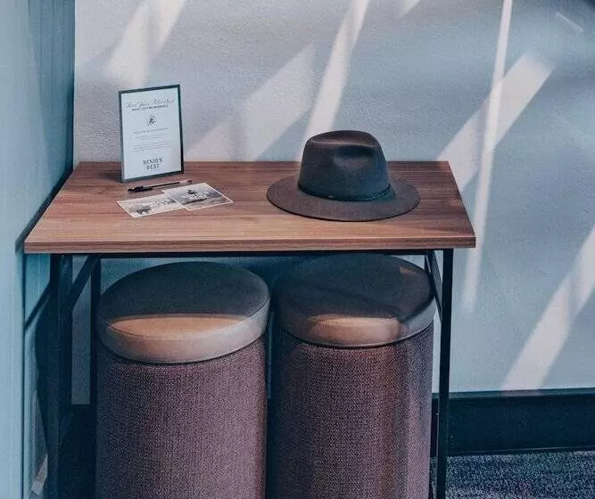 Hotelli Banjo Paterson Inn