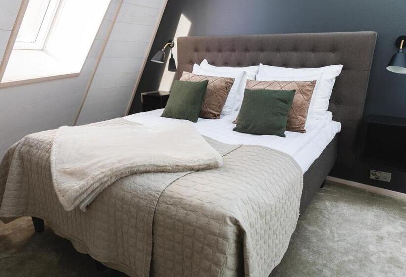 בית מלון כפרי Glass Resort