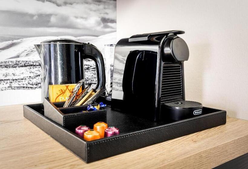 בית מלון כפרי Glass Resort